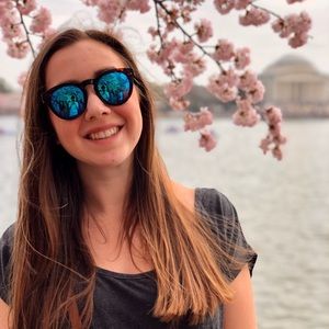 Meet your Posher, Olivia